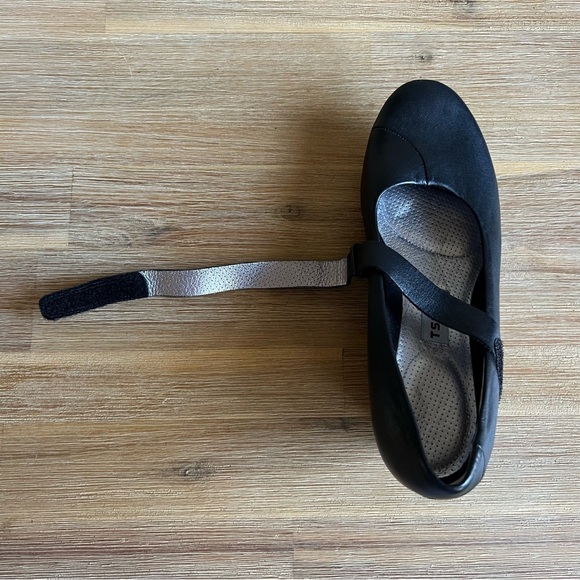 Tsubo Women's Asmik Wedge Pump Size 7.5 Black Leather Platform Mary Jane Shoes - Picture 10 of 12